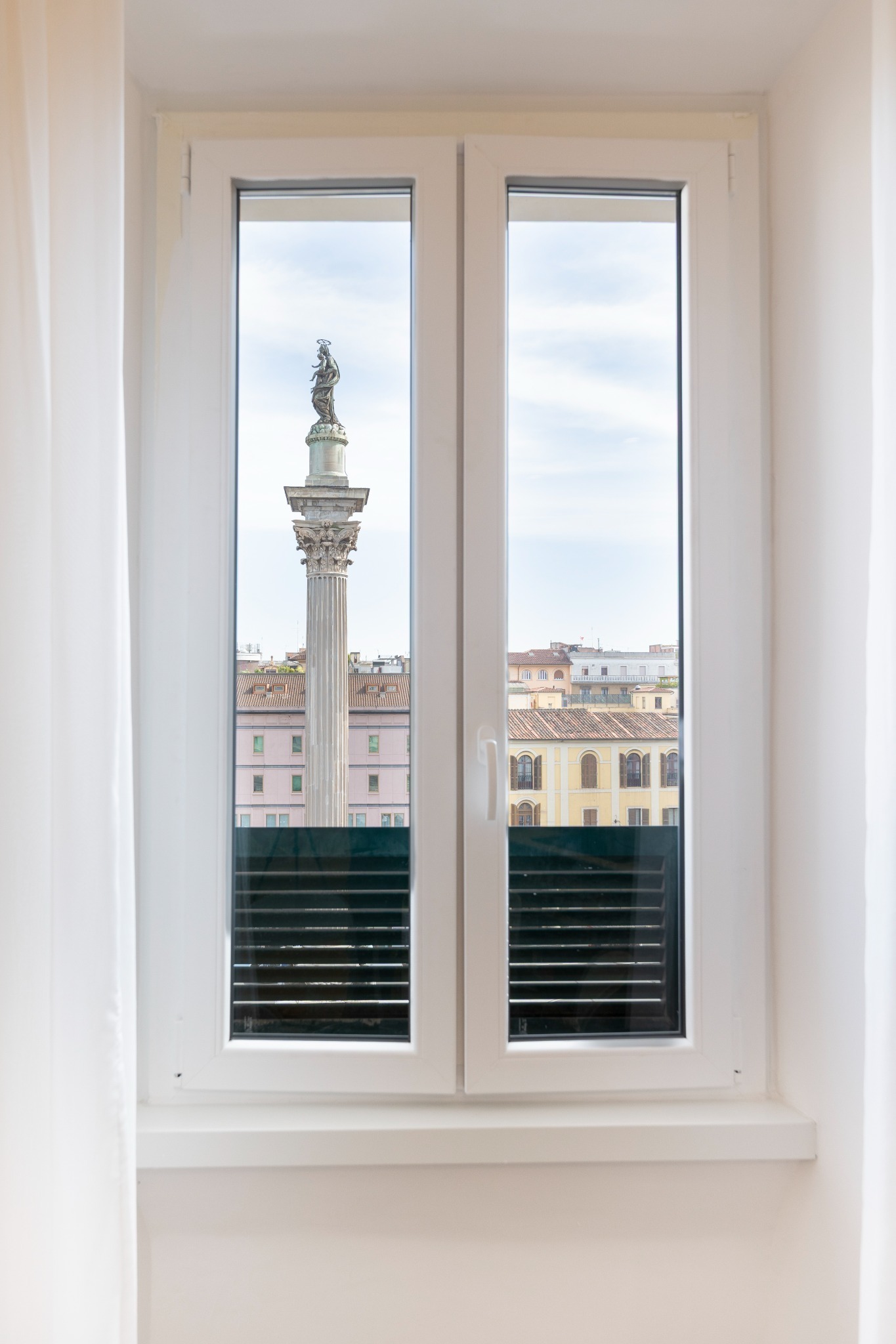 Panoramic King Suite detail 4