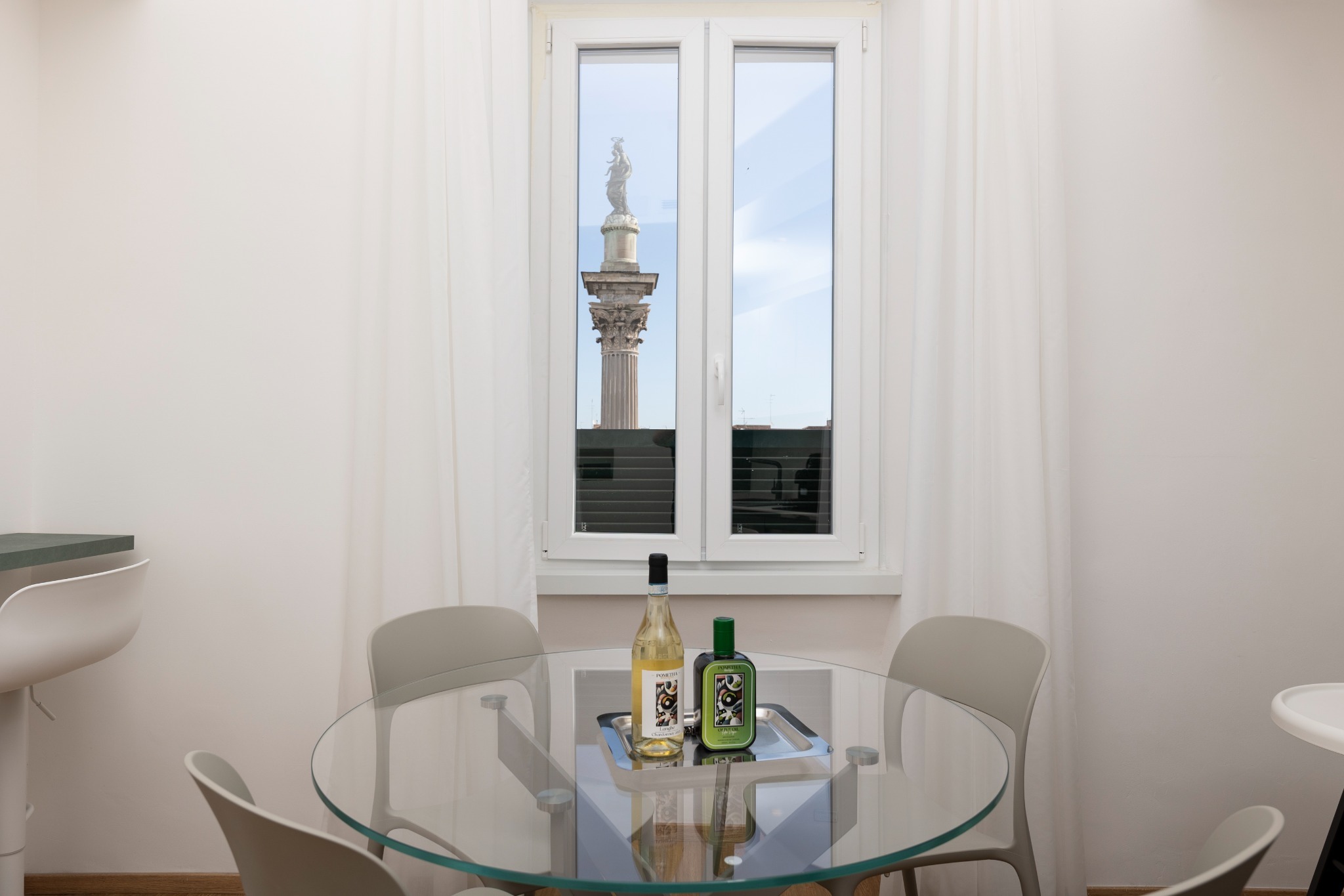 Panoramic King Suite detail 2