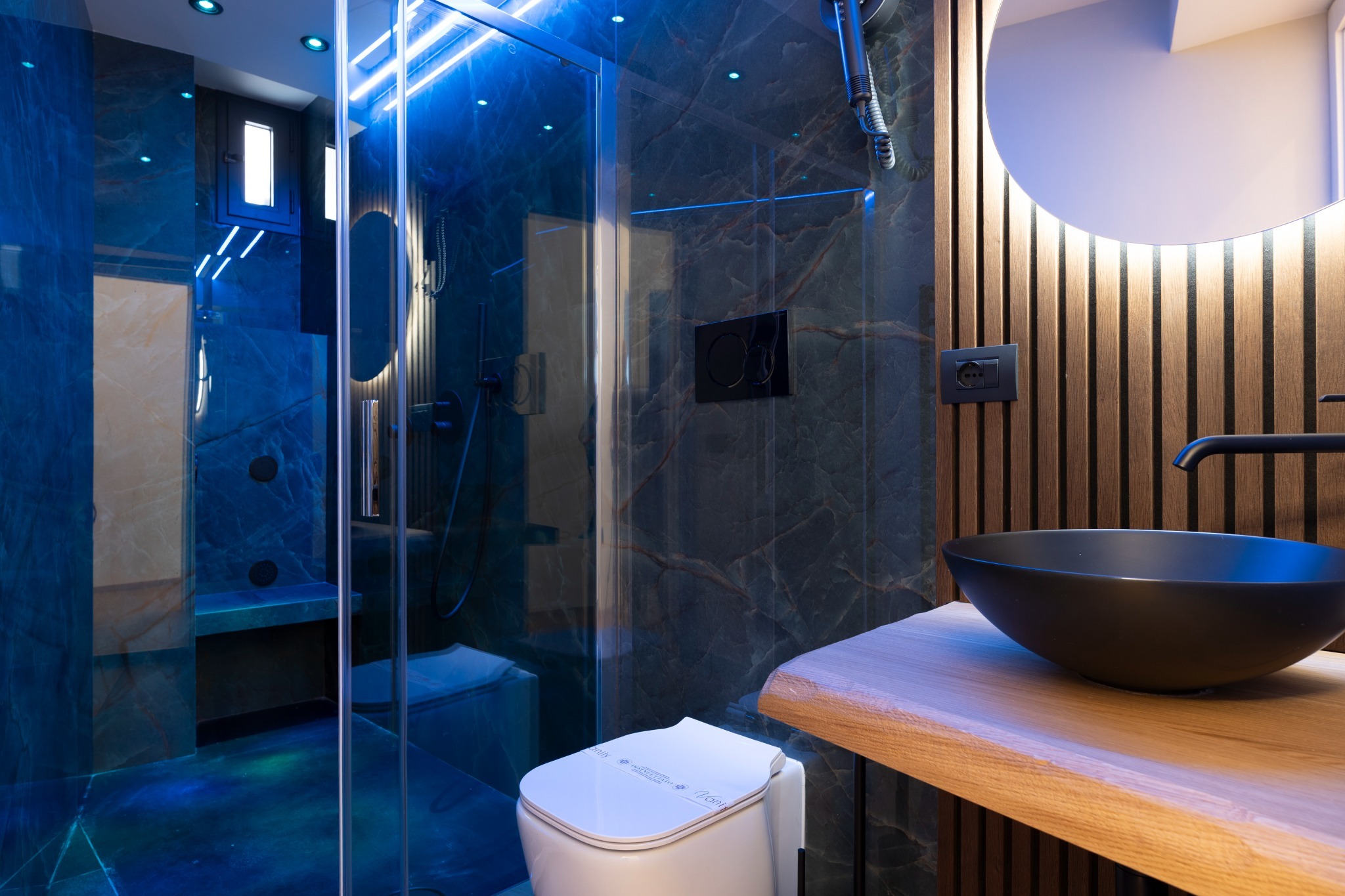 Panoramic King Suite detail 3