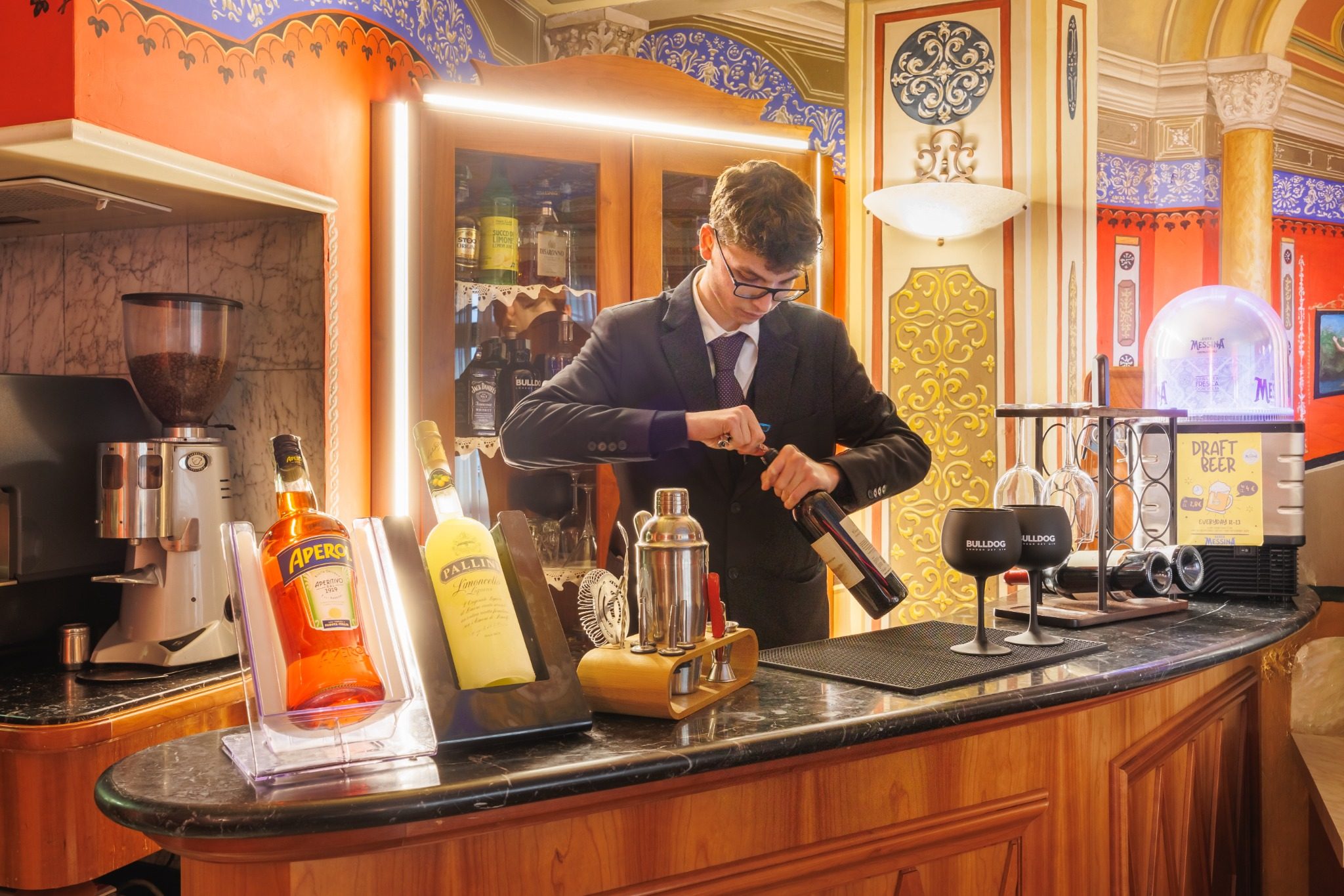 Hotel Amalfi bar and personal service
